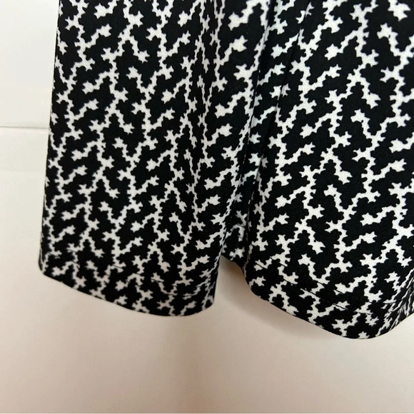 Melloday black white Shirt keyhole women’s size large - Picture 3 of 8